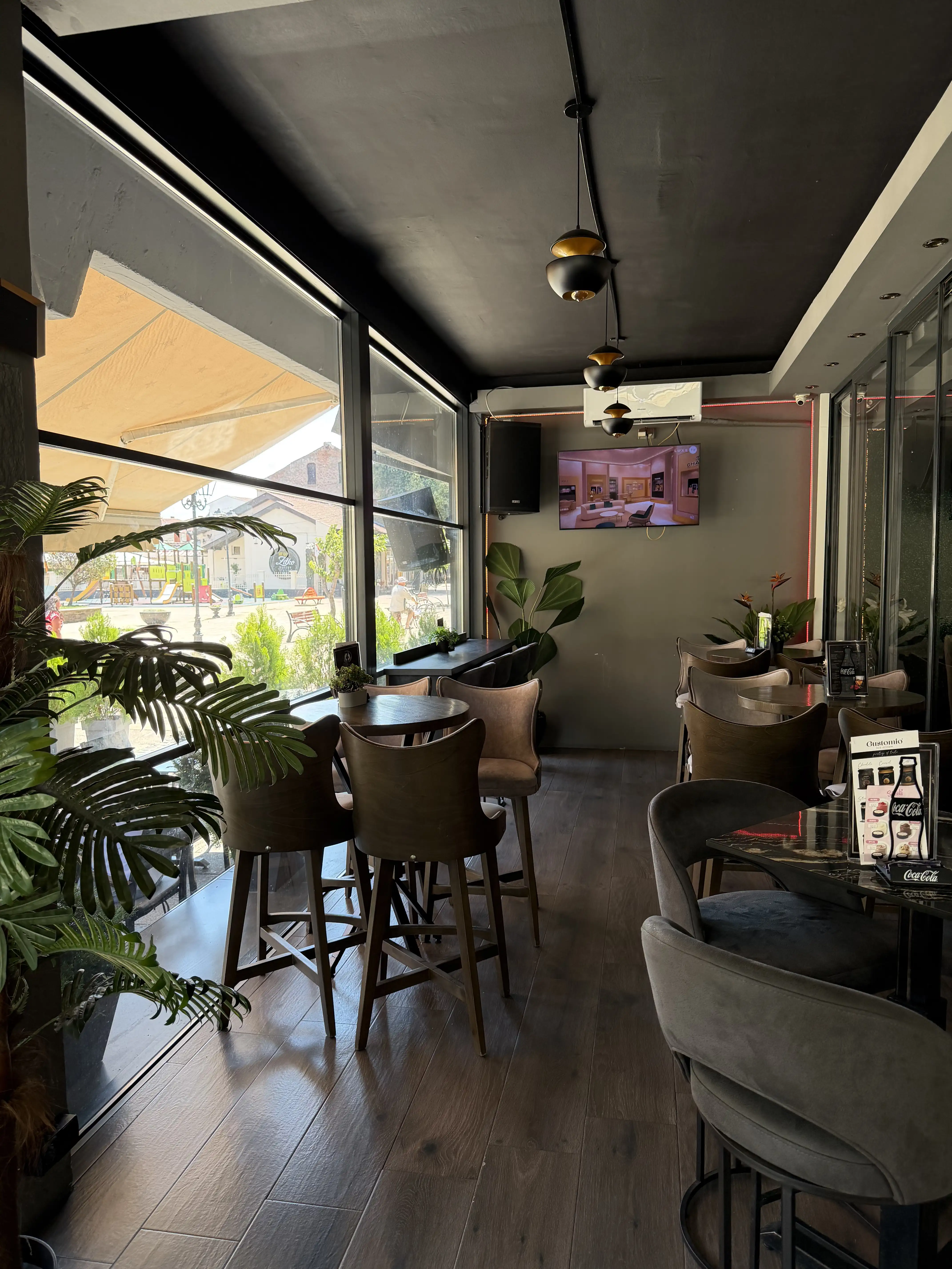 Внатрешност на Daily Coffee House